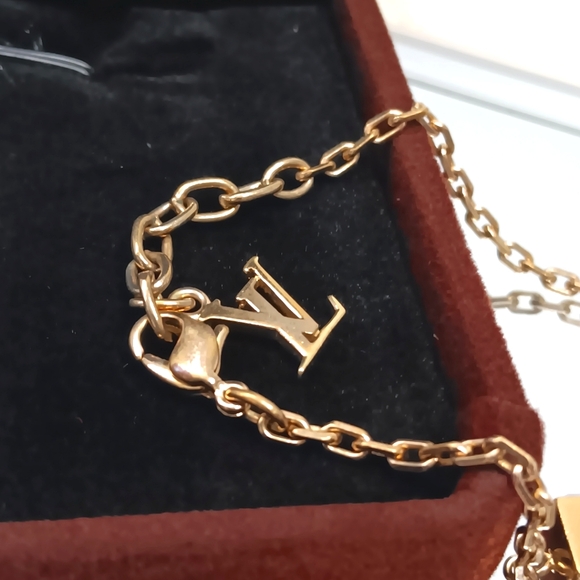 LOUIS VUITTON ✨️ GAMBLE MULTICOLORS SWAROVSKI CRYSTALS BRACELET GOLD-TONE - Picture 8 of 9